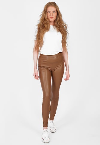 Skinny Pantalon Maze en marron : devant