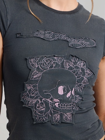 Ed Hardy Футболка 'Blumen-Totenkopf' в Серый