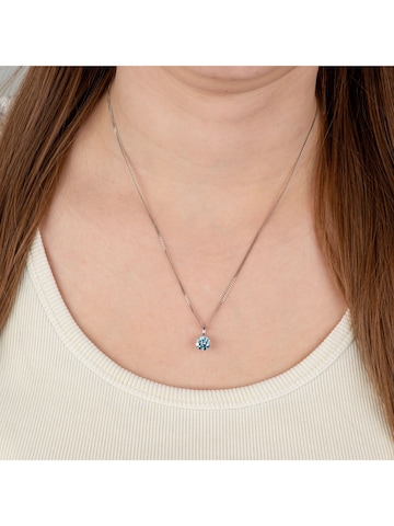 Orolino Necklace in White: front