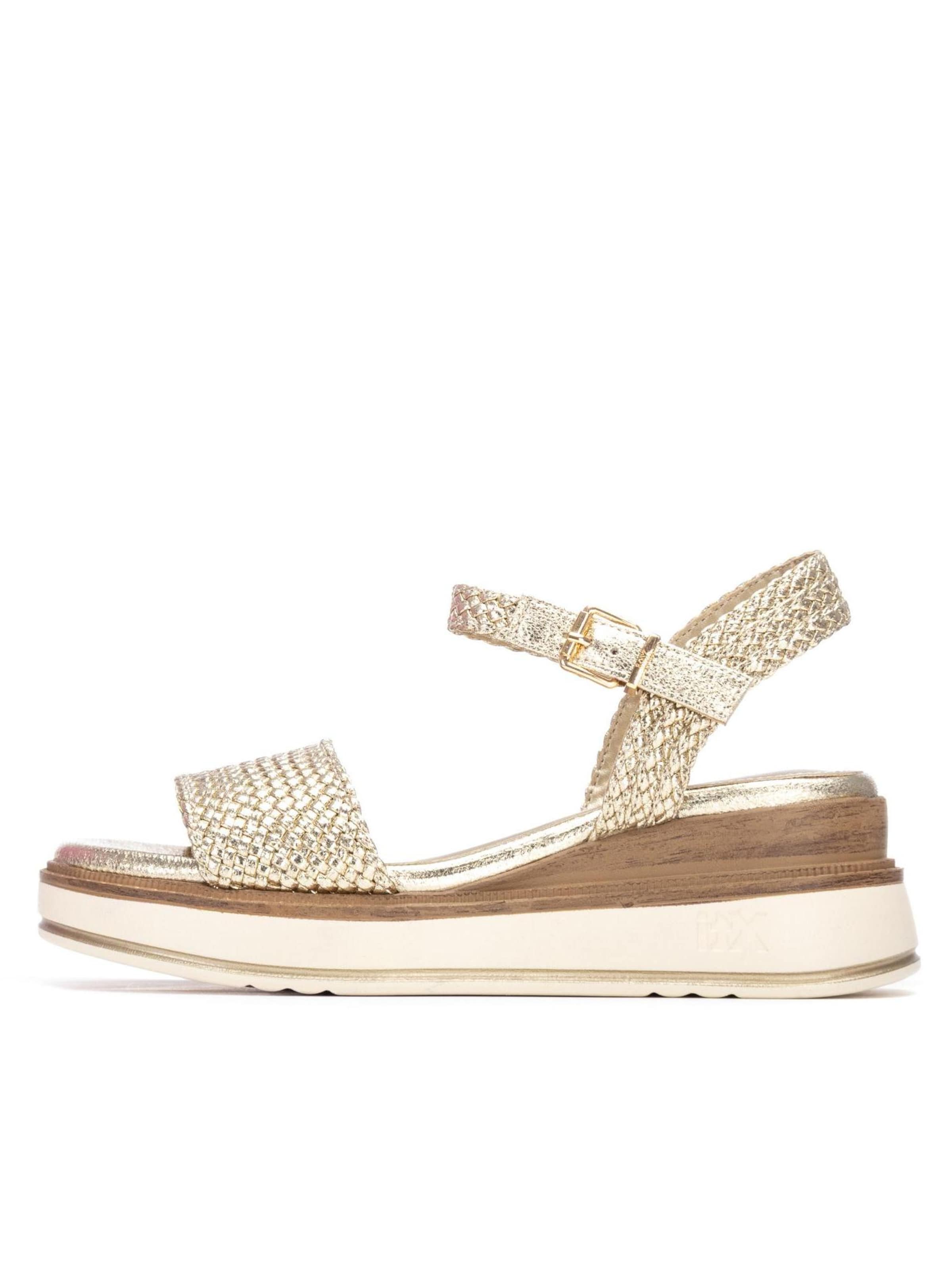 Xti Sandals in Gold: front