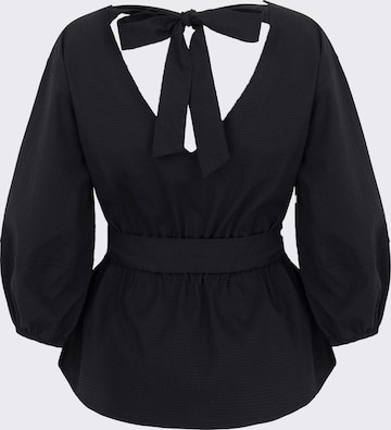 Aligne Blouse in Black: front