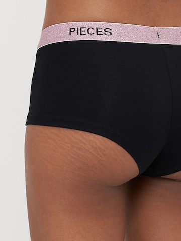 PIECES - Hipster em preto