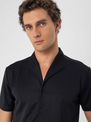 Antioch Regular fit Button Up Shirt in Black