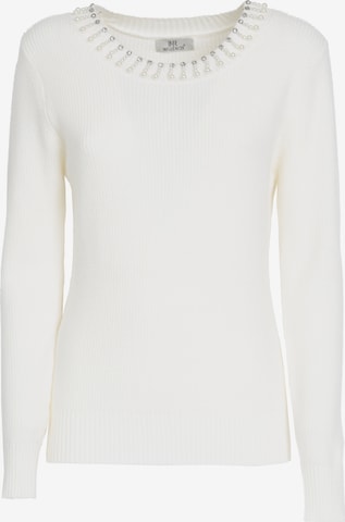 Pulover de la Influencer pe alb: față