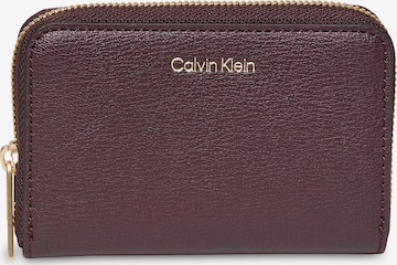 Calvin Klein Kukkaro värissä punainen: etupuoli