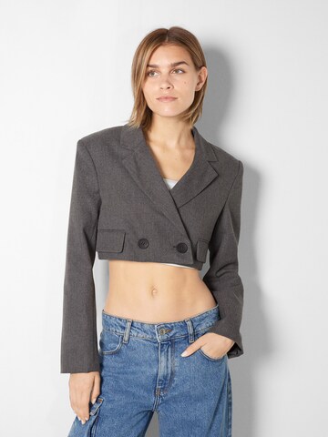 Blazer di Bershka in grigio: frontale