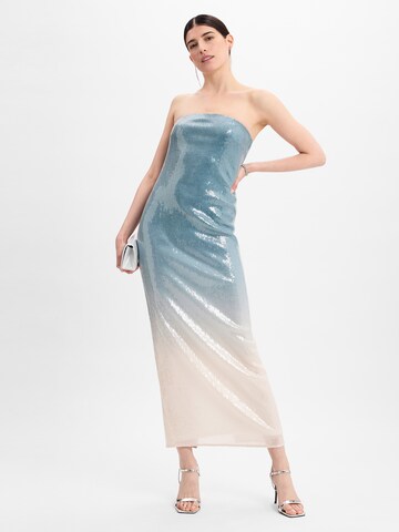 Marie Lund Evening Dress ' ' in Blue: front