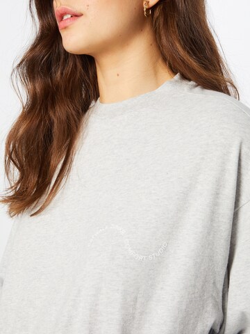 T-shirt 'THE WAVE' Comfort Studio by Catwalk Junkie en gris