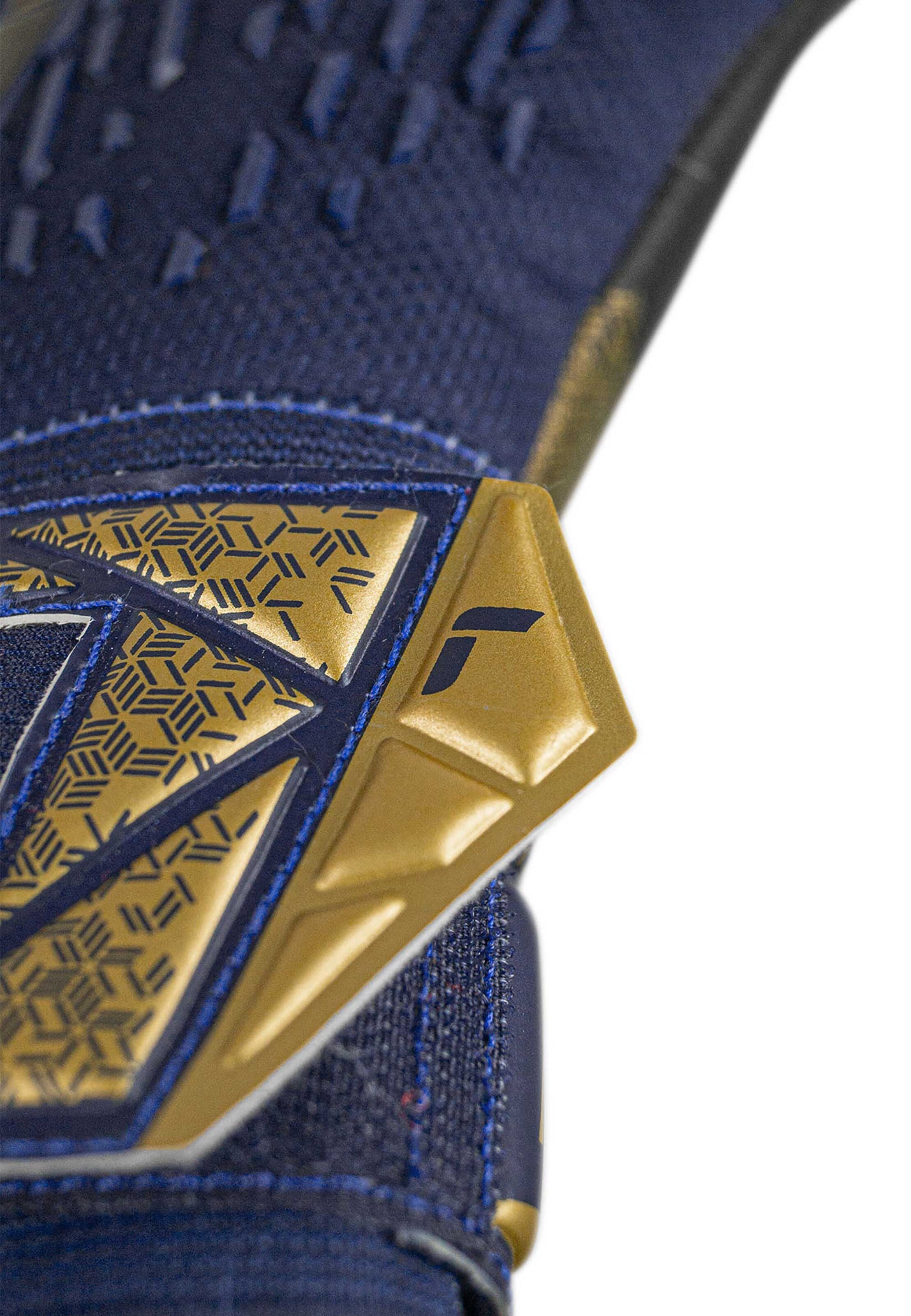 REUSCH Sports gloves 'Attrakt Freegel' in Blue