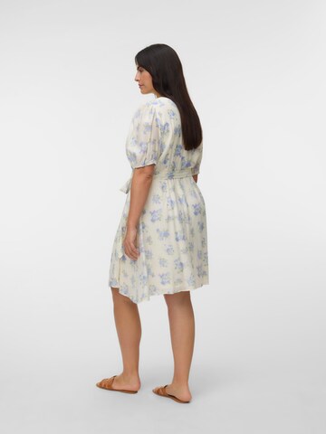Vero Moda Curve Sukienka 'VMCBella' w kolorze biały