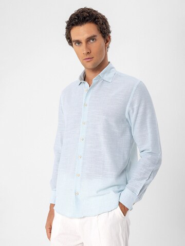 Antioch Regular fit Button Up Shirt in Green: front