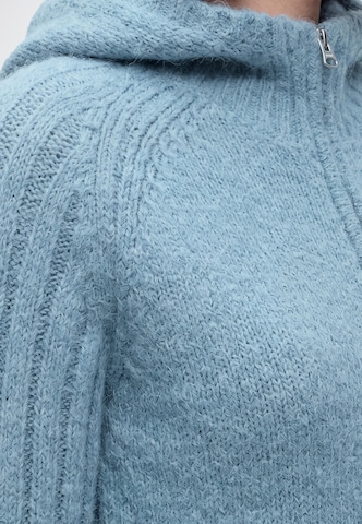 WEEKDAY Gebreid vest 'Peggy' in Blauw