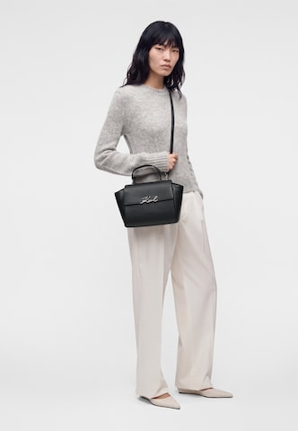Karl Lagerfeld Torba za čez ramo 'SIGNATURE' | črna barva: sprednja stran