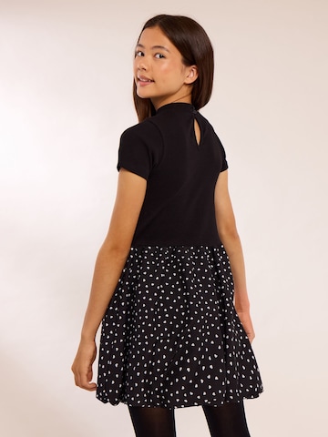 Rochie de la Lipsy pe negru