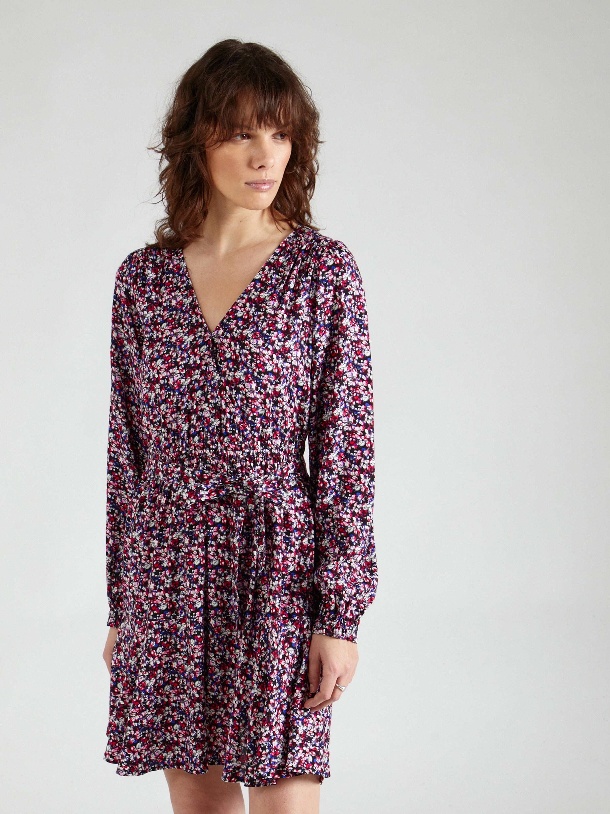 Robe JOYROCF BONOBO en Noir ABOUT YOU
