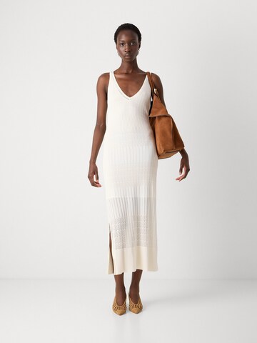 BOSS Orange Трикотажное платье 'Floom' в Белый
