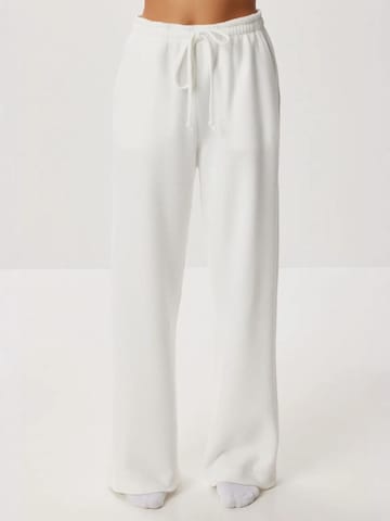 Wide leg Pantaloni 'Hose' di Happiness İstanbul in bianco