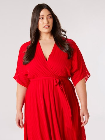 Robe de cocktail Apricot en rouge