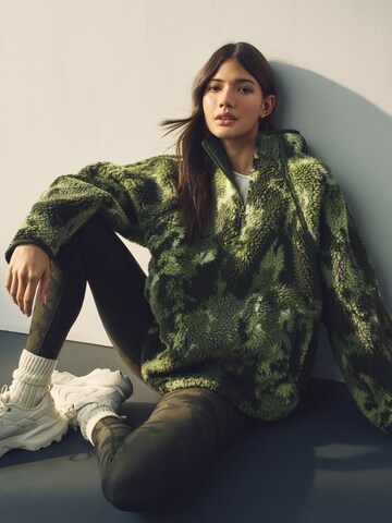 Next Pulover | zelena barva