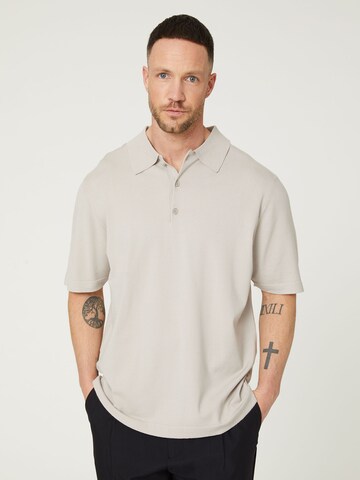 DAN FOX APPAREL - Camiseta 'Caspar' en gris: frente