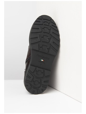 Bottines à lacets Nero Giardini en rouge
