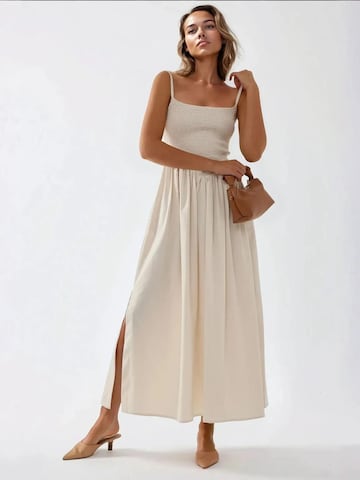 Hiccup Dress in Beige: front