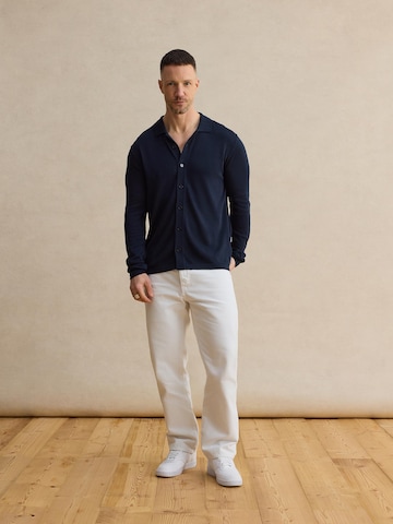 DAN FOX APPAREL Majica 'Yasin' | modra barva