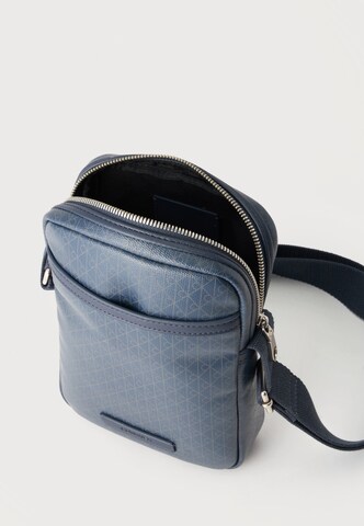 Calvin Klein - Mala de ombro em azul