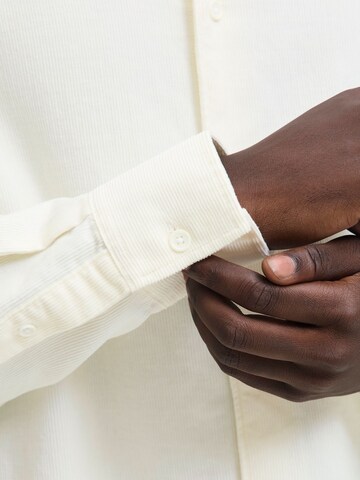 Fit confort Chemise JACK & JONES en blanc