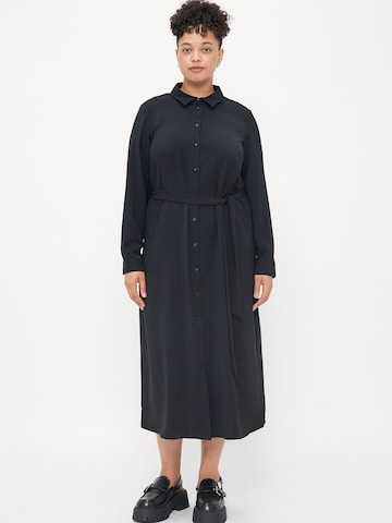 Vero Moda Curve Dolga srajca 'VMCESME' | črna barva: sprednja stran