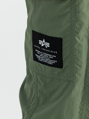 ALPHA INDUSTRIES Обычный Брюки-карго в Зеленый