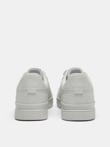 Pull&Bear Trampki niskie w kolorze szary