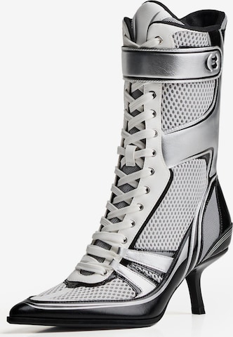 BershkaGležnjače na vezanje - miks boja boja: prednji dio