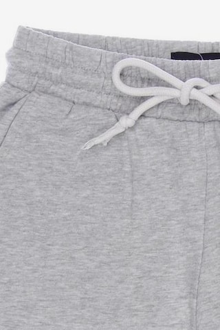 H&M Shorts in 29-30 in Grey