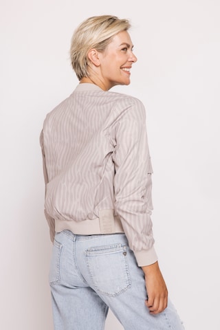 Zhrill Blazer in Beige