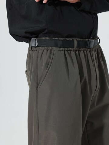 Youthup Loose fit Cargo Pants in Black
