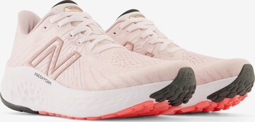 new balance Loopschoen 'Vongo v5' in Roze