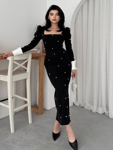 WOMAN VISION Dress in Black: front