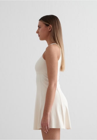 Aim'n Sportkleid 'Sense' in Weiß