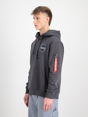 ALPHA INDUSTRIES Sweatshirt 'NASA Orbit'‌‌‌‌ in Grau