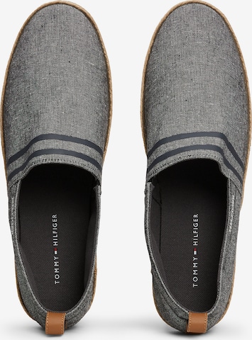 TOMMY HILFIGER Espadrilles in Grau