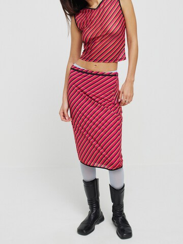 Bella x ABOUT YOU Rok 'Thessa' in Roze