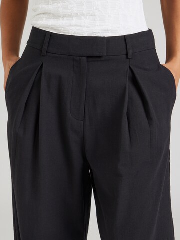 millane Wide leg Pleat-front trousers in Black