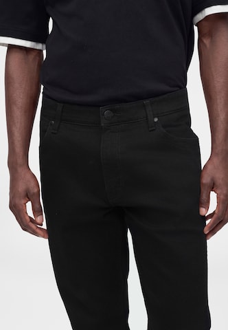 Regular Jean 'REDFORD' WRANGLER en noir