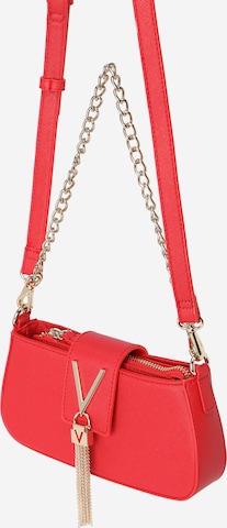 VALENTINO Schoudertas 'DIVINA' in Rood: voorkant