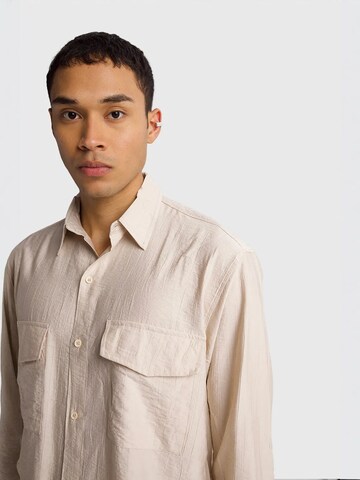 Coupe regular Chemise Giesto en beige