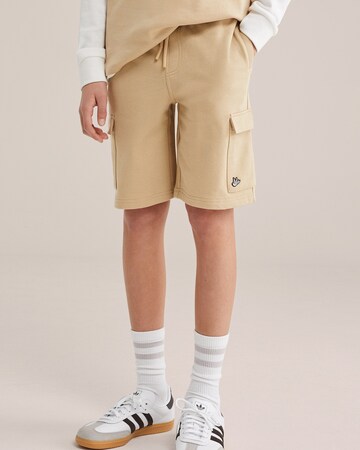 WE Fashion Regular Trousers in Beige: front