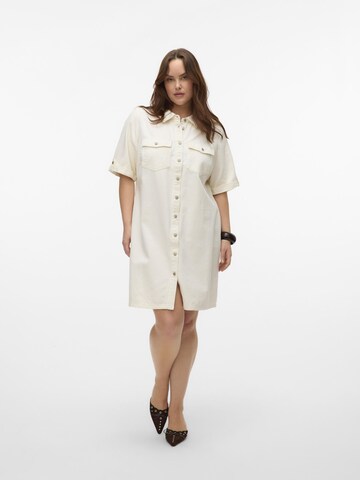 Robe-chemise 'VMCJennie' Vero Moda Curve en blanc