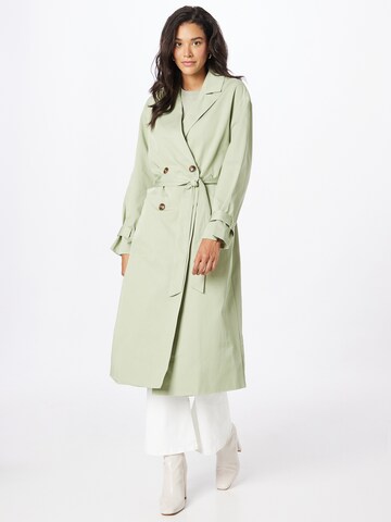 NA-KD Between-Seasons Coat 'Lisa & Lena' in Green: front