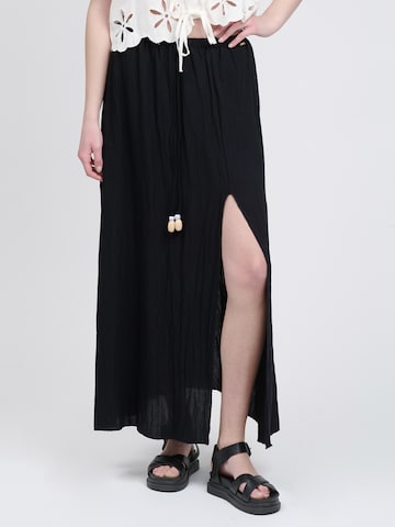 Influencer - Falda en negro: frente